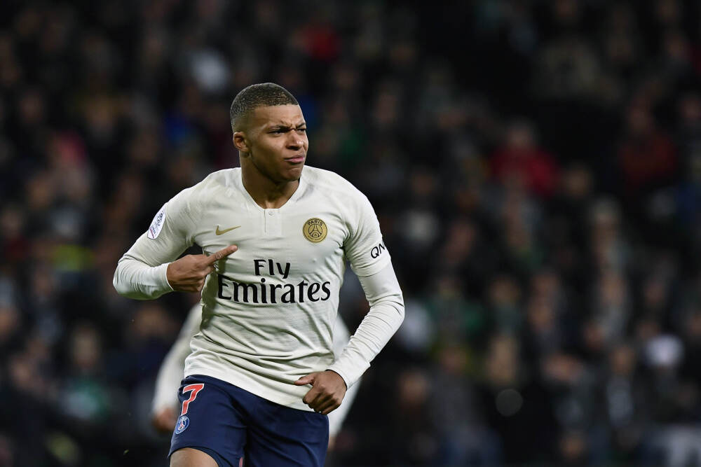 库明加对阵马刺因膝伤问题将缺战！前天比赛曾因膝盖酸痛中途退赛